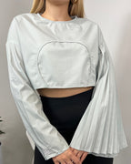 blusa corta con mangas anchas