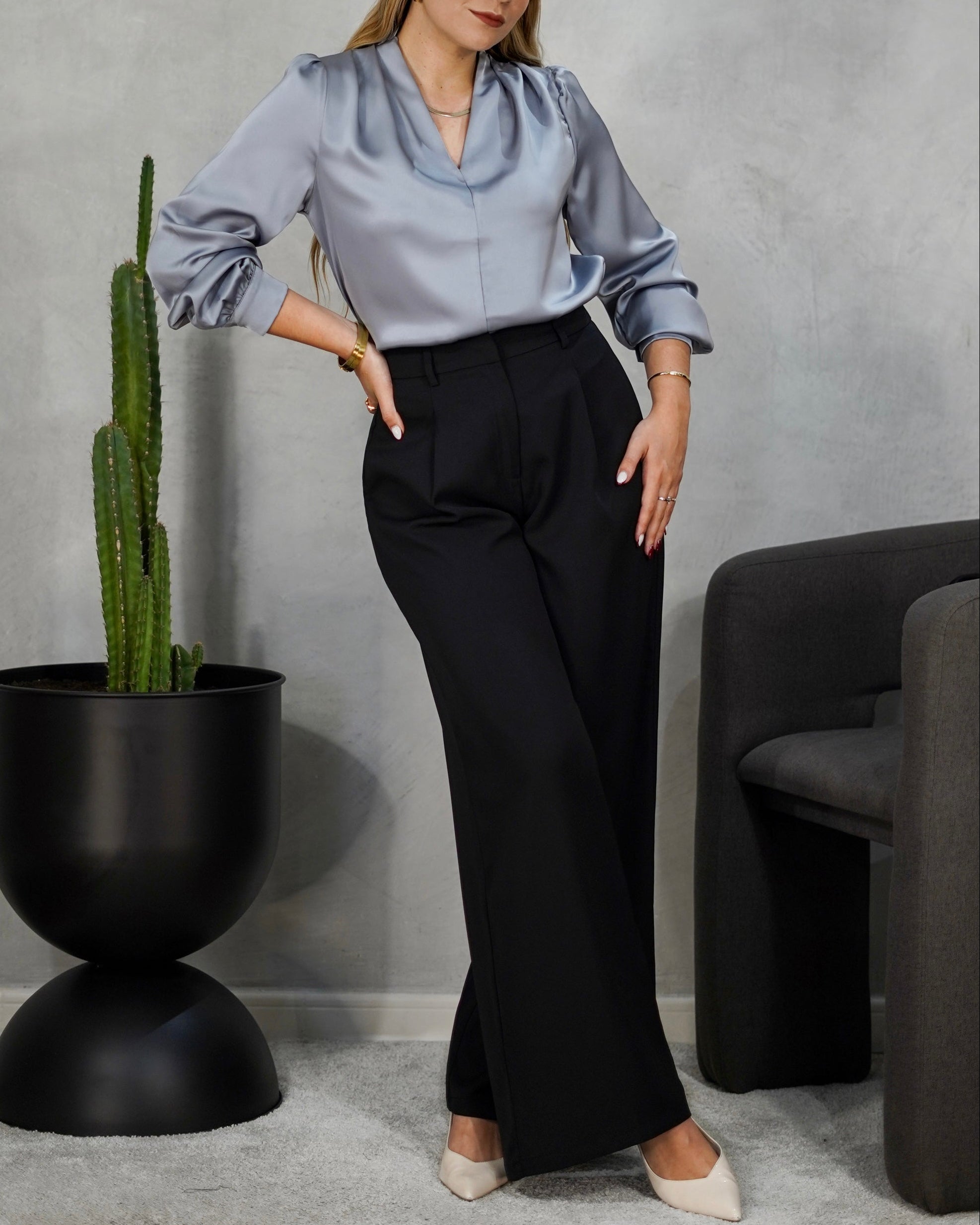 Blusa manga larga satinada sin botones