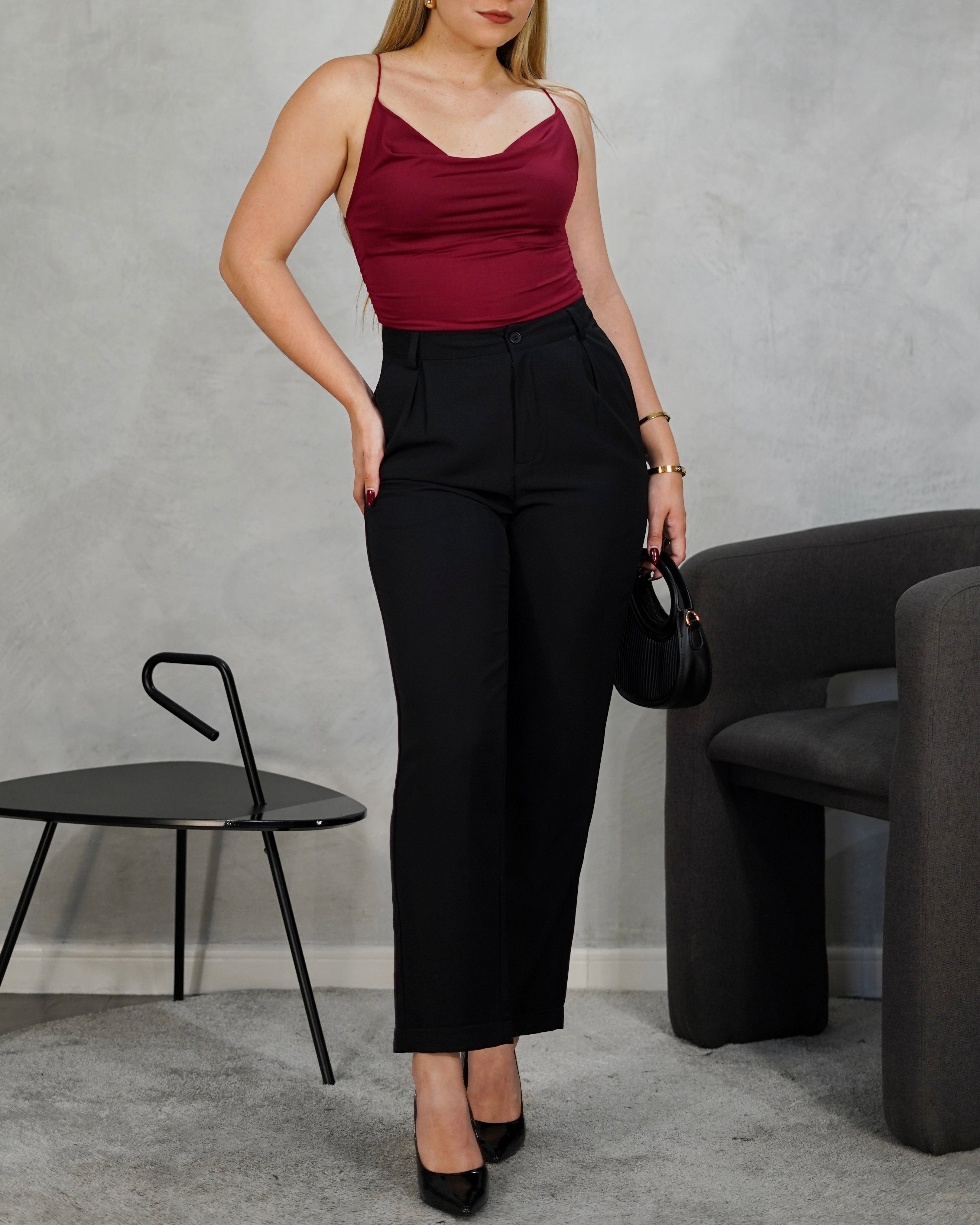 Pantalón tubo con doblés en tobillo