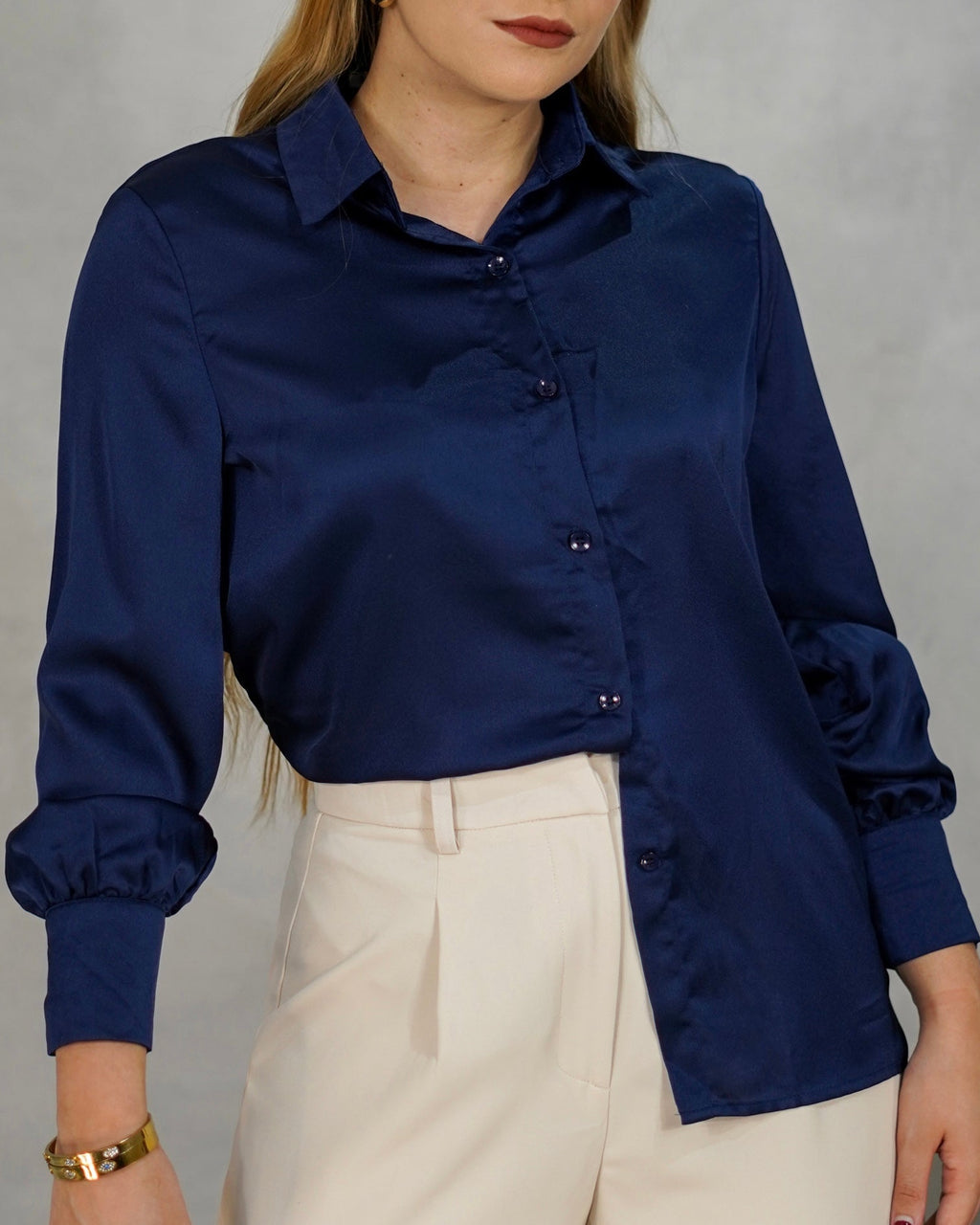 Camisa satinada de botones