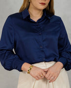Camisa satinada de botones