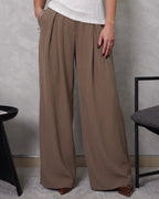 Pantalón ancho de una pinza grande