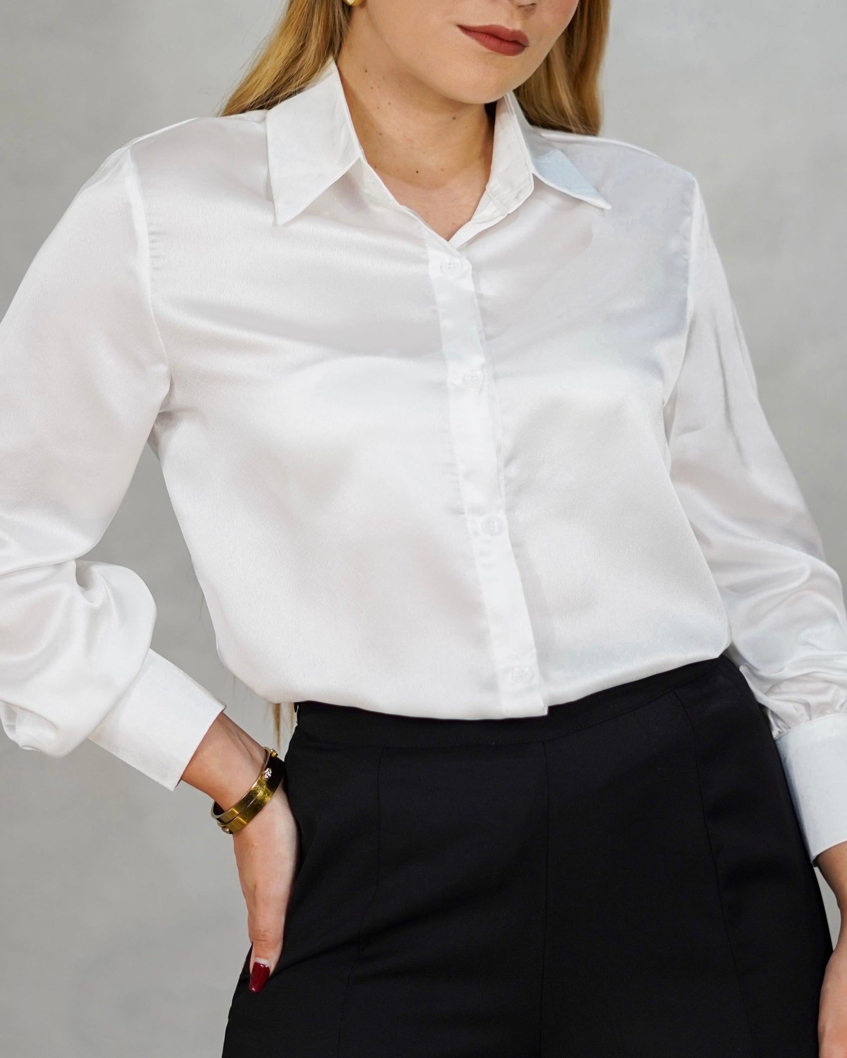 Camisa satinada de botones
