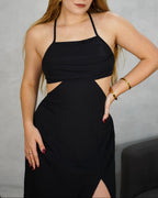 Vestido con textura y abertura en pierna