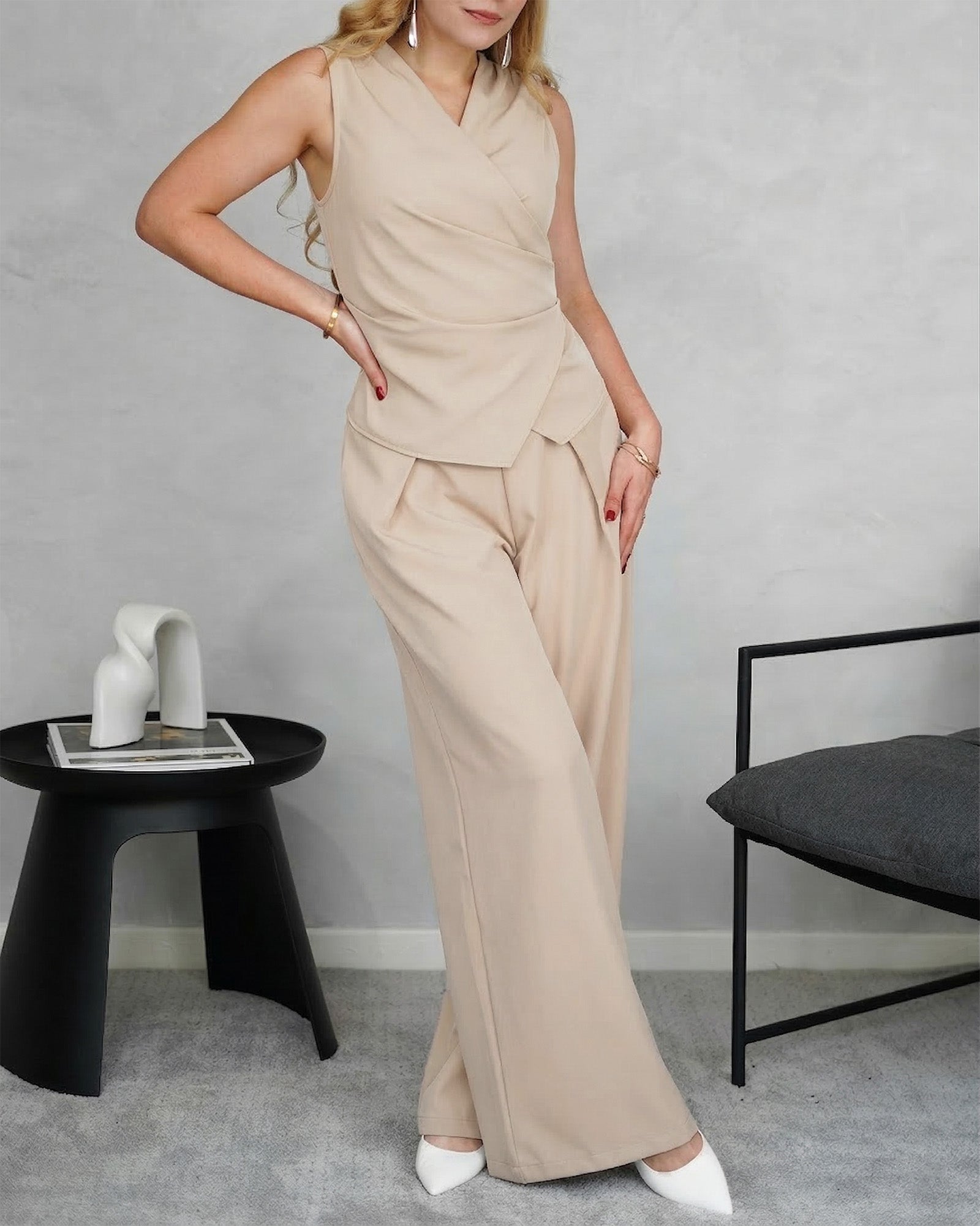 Conjunto de pantalón y chaleco amarrado atrás