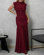 Vestido de hombros cubiertos con transparencia