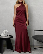 Vestido largo cuello halter con tira colgante y espalda escotada