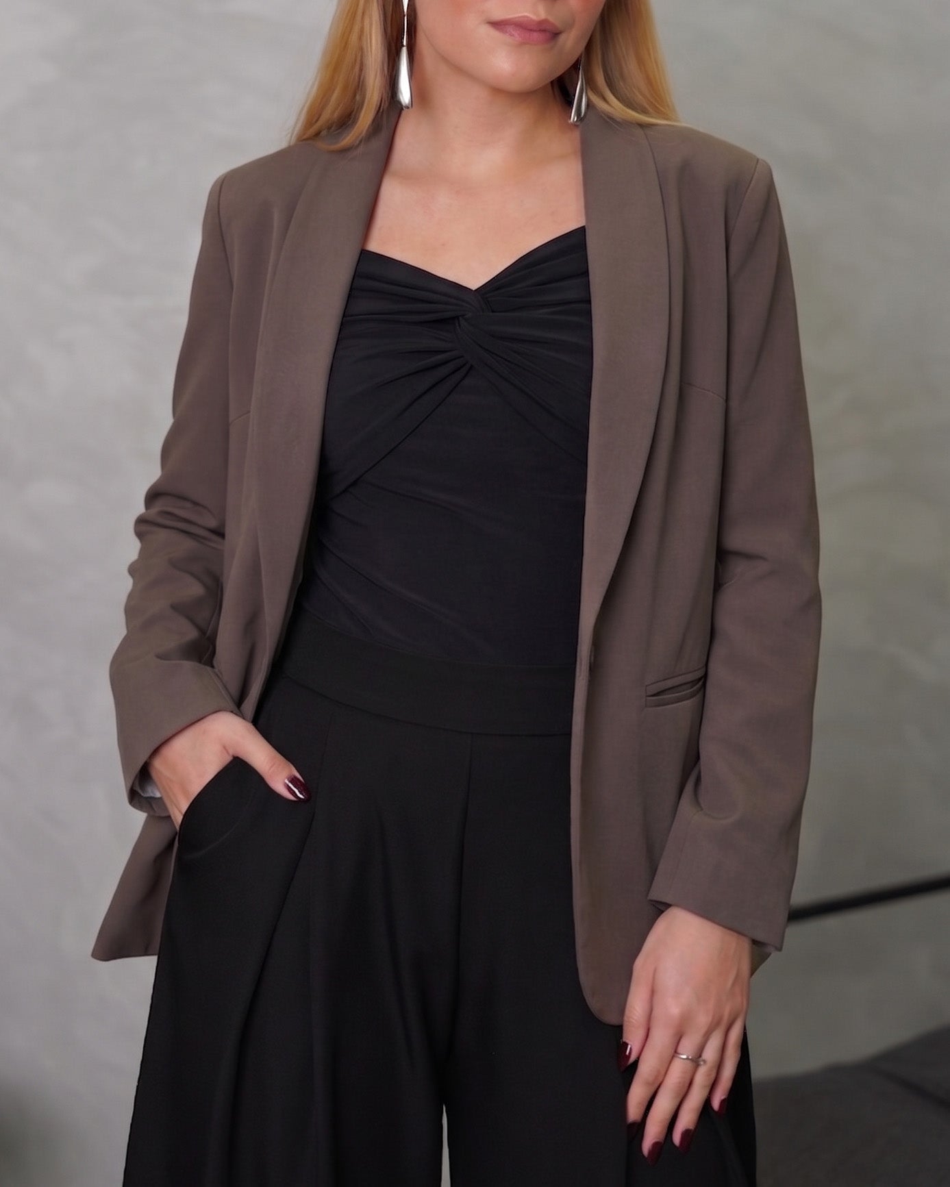 Blazer manga larga de bolsillos sin solapas