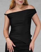 Blusa asimetrica de hombro amarrado