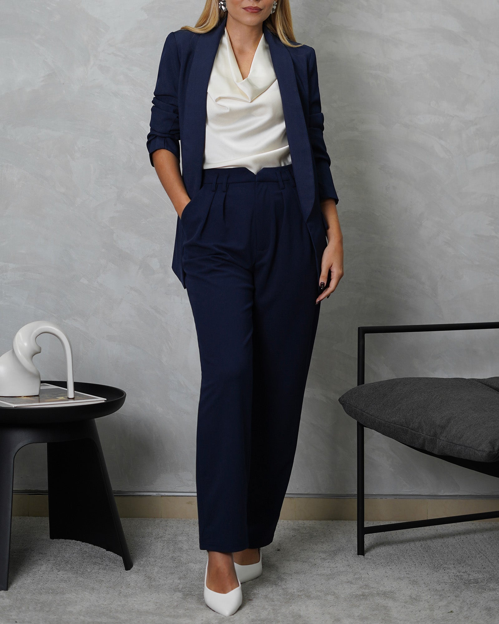 Blusa de seda cuello bobo lazo atrás