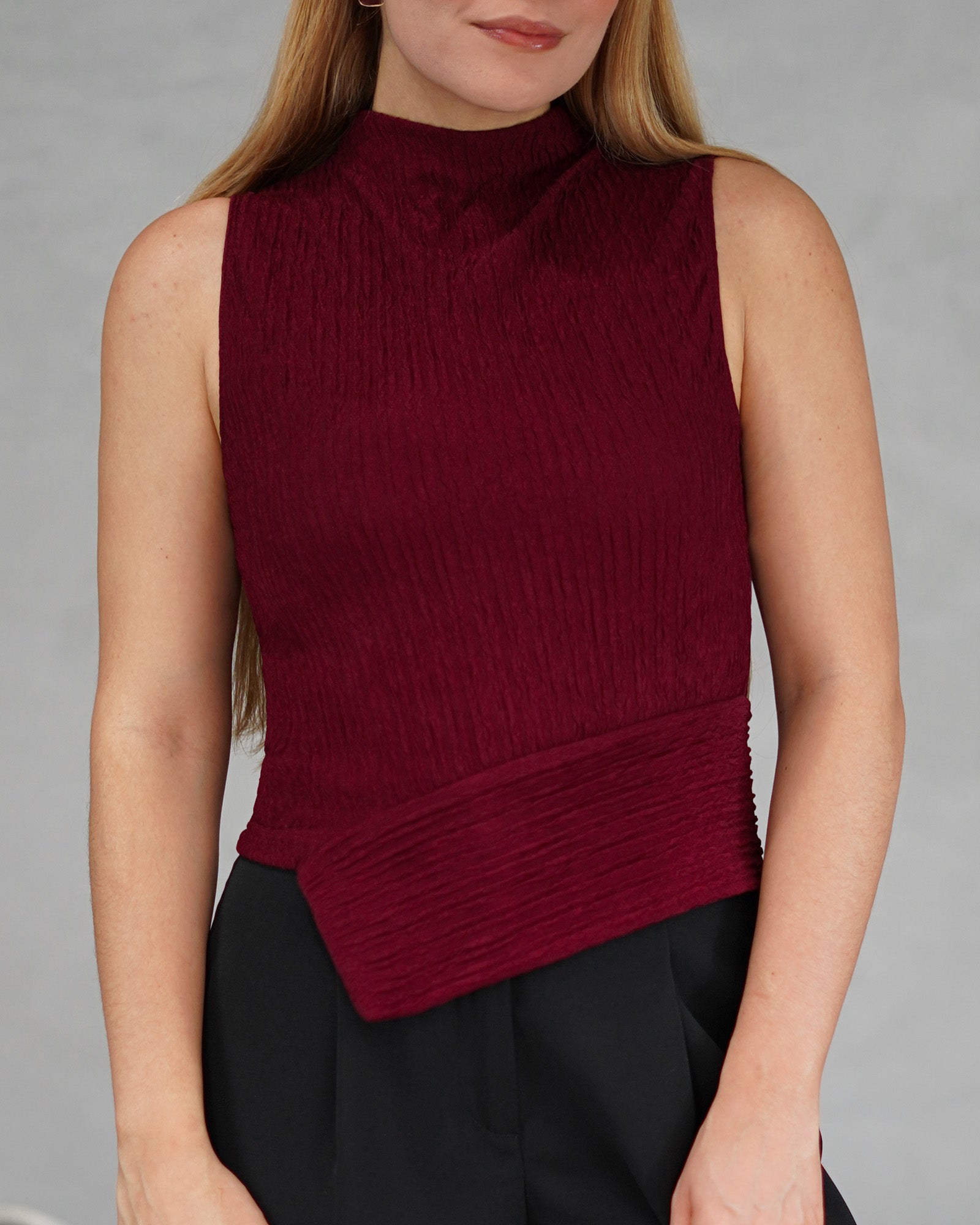 Blusa sin mangas con solapa en la cintura con textura