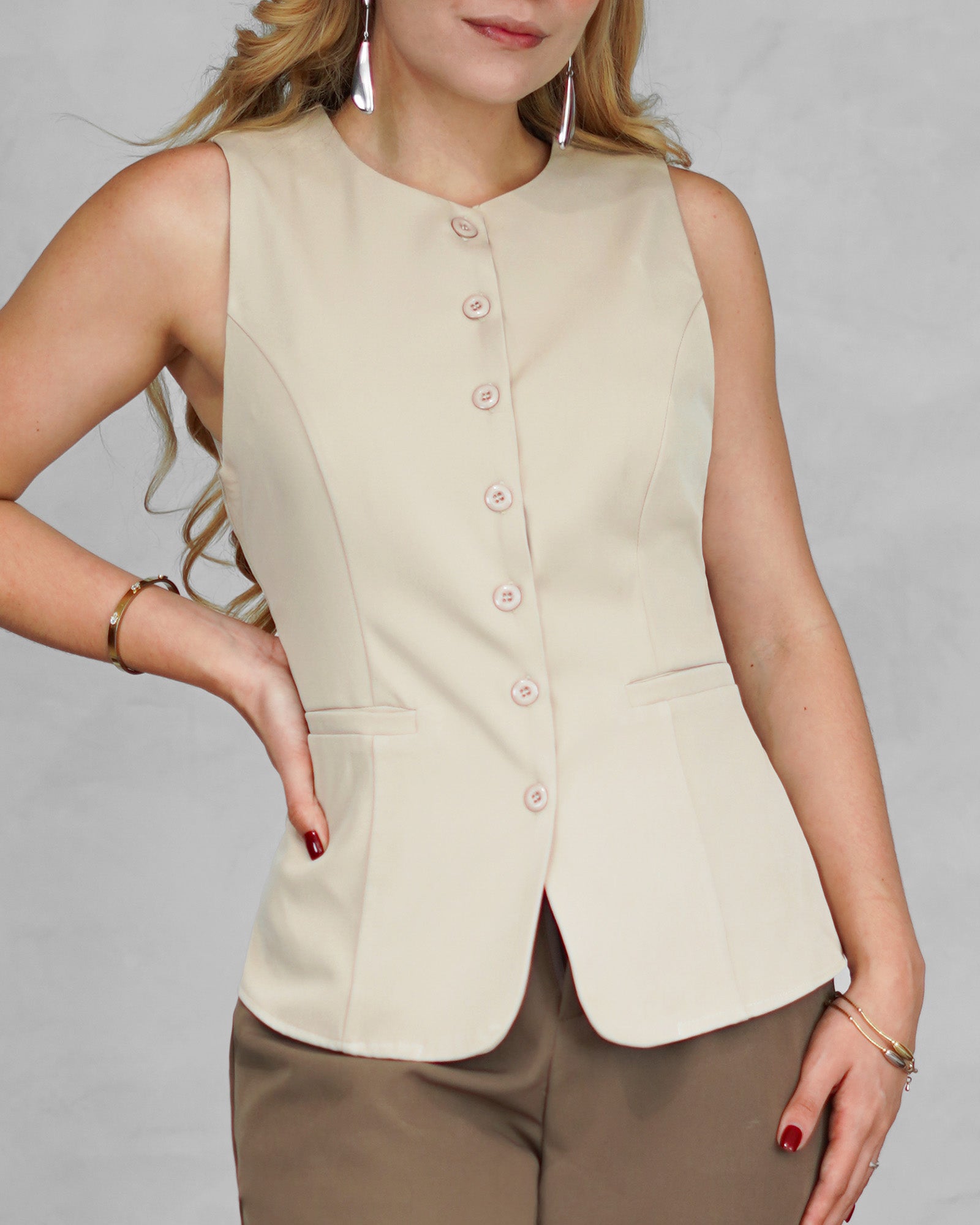 Chaleco corte recto alto de botones