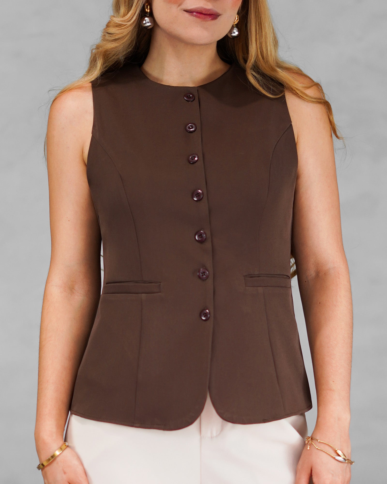 Chaleco corte recto alto de botones