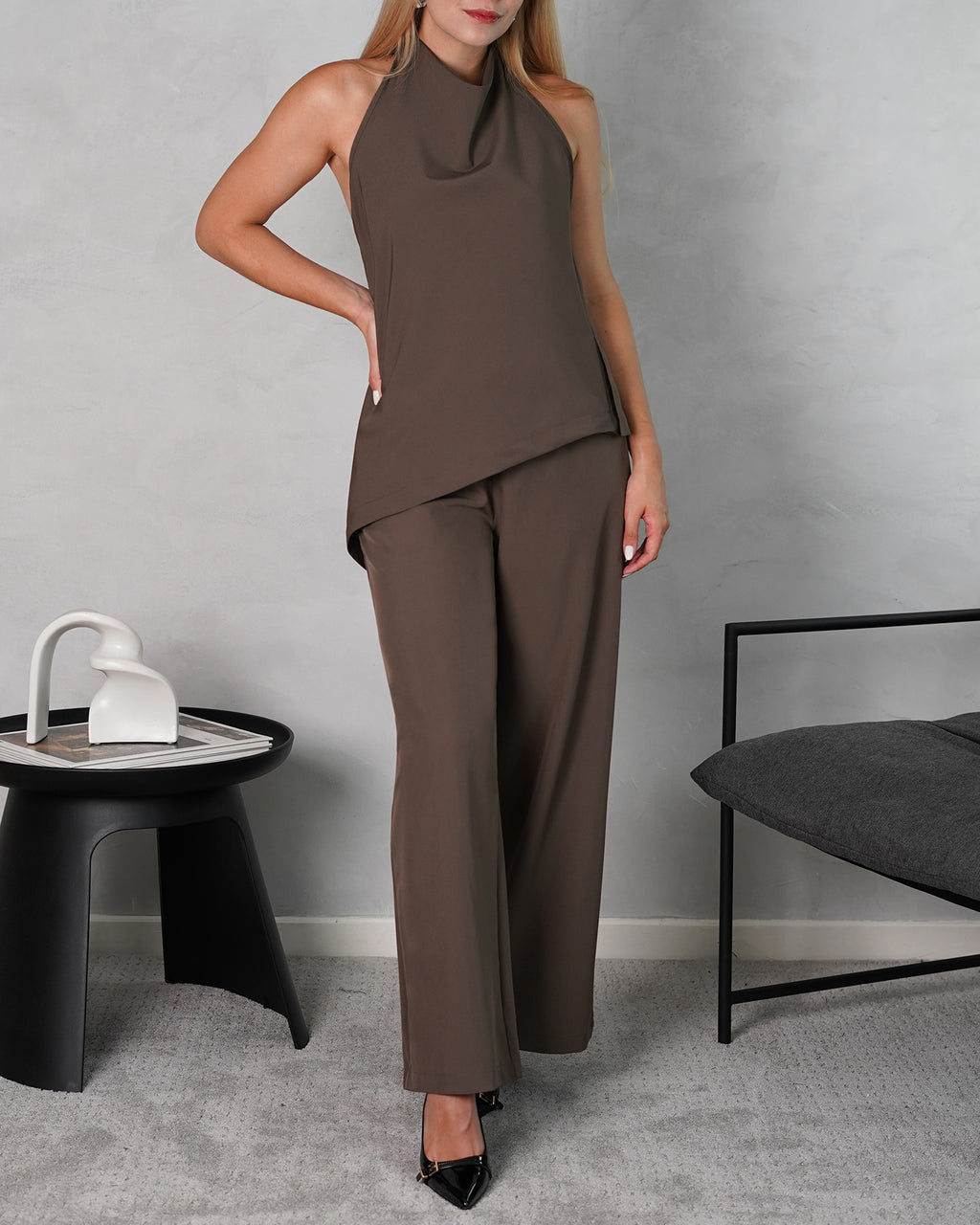 Conjunto de pantalón y blusa al cuello