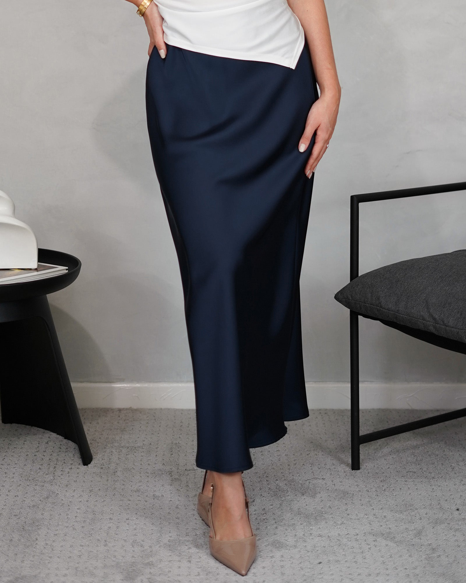 Falda larga de seda satinada