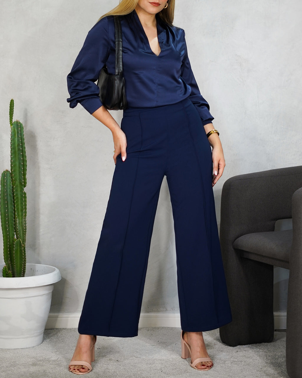 Pantalón ancho con lineal de tela en medio