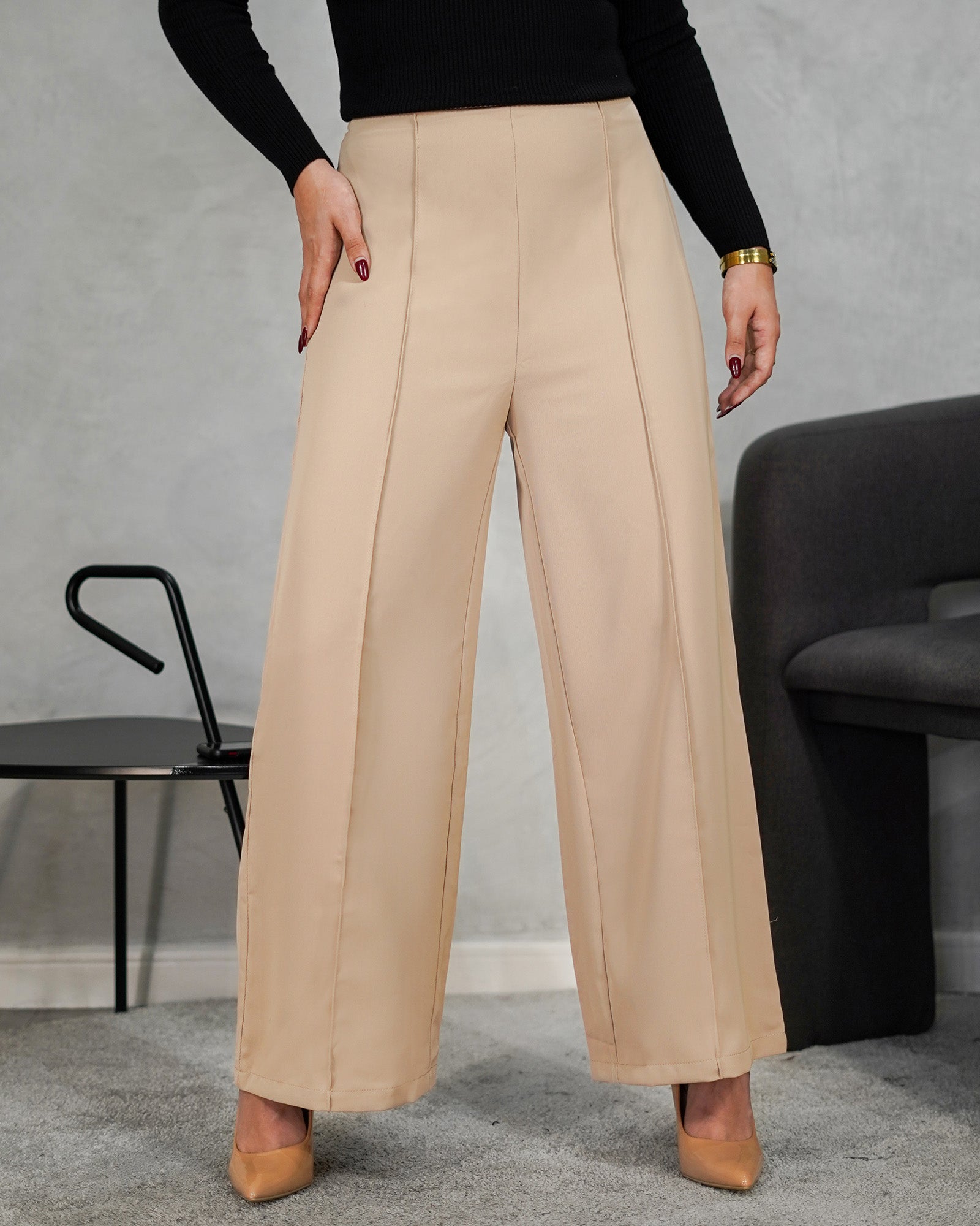 Pantalón ancho con lineal de tela en medio