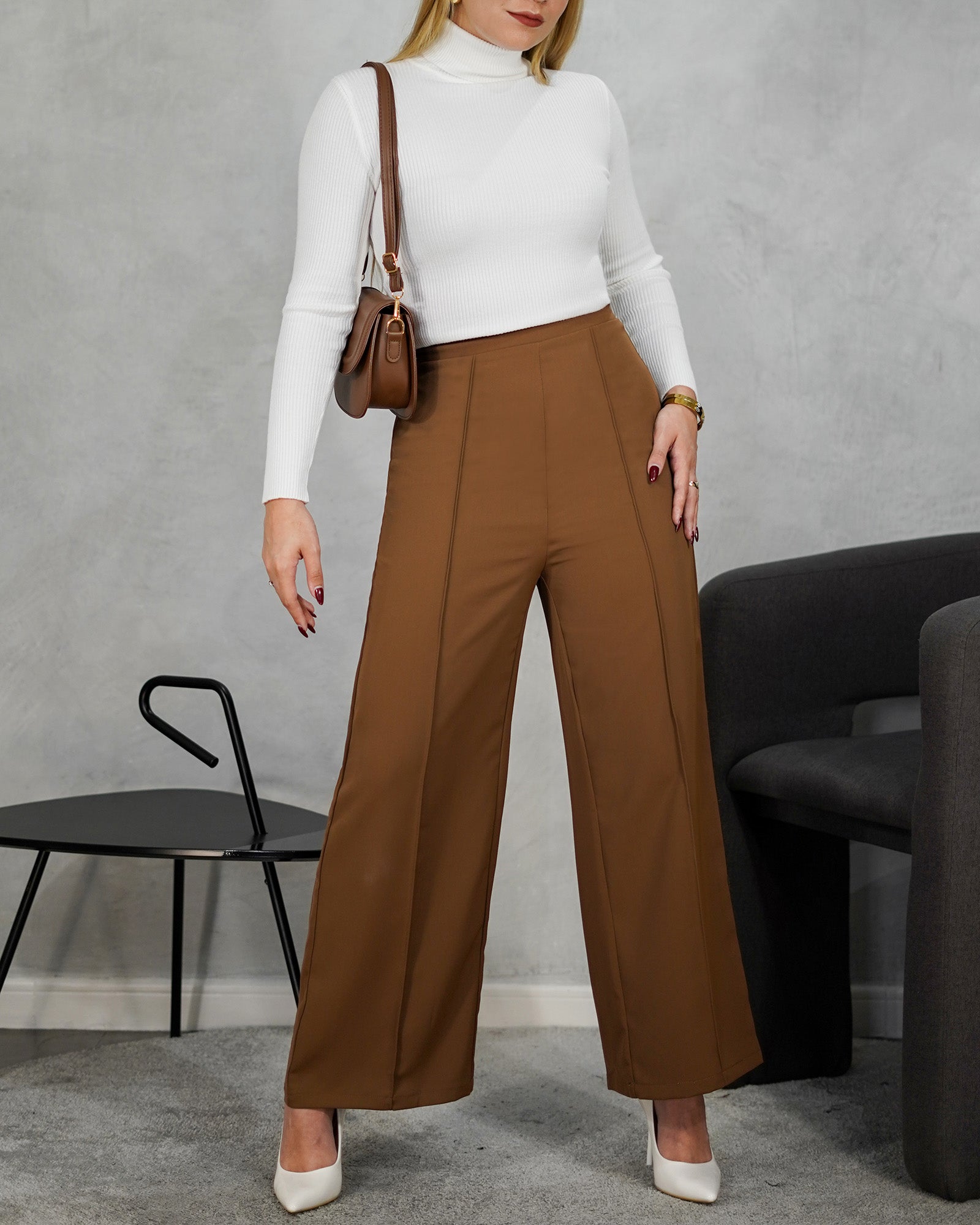 Pantalón ancho con lineal de tela en medio