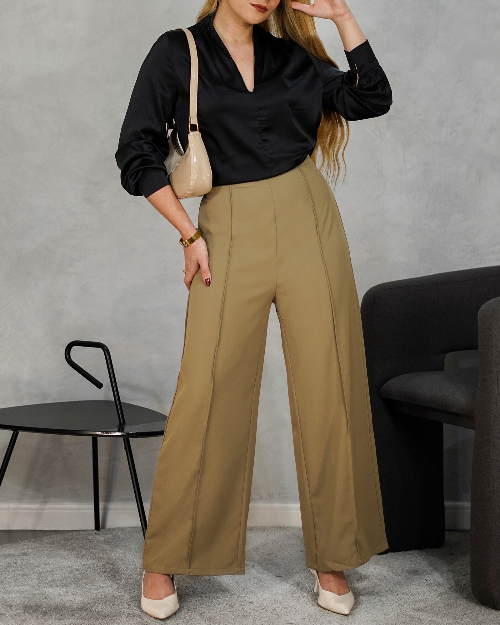 Pantalón ancho con lineal de tela en medio