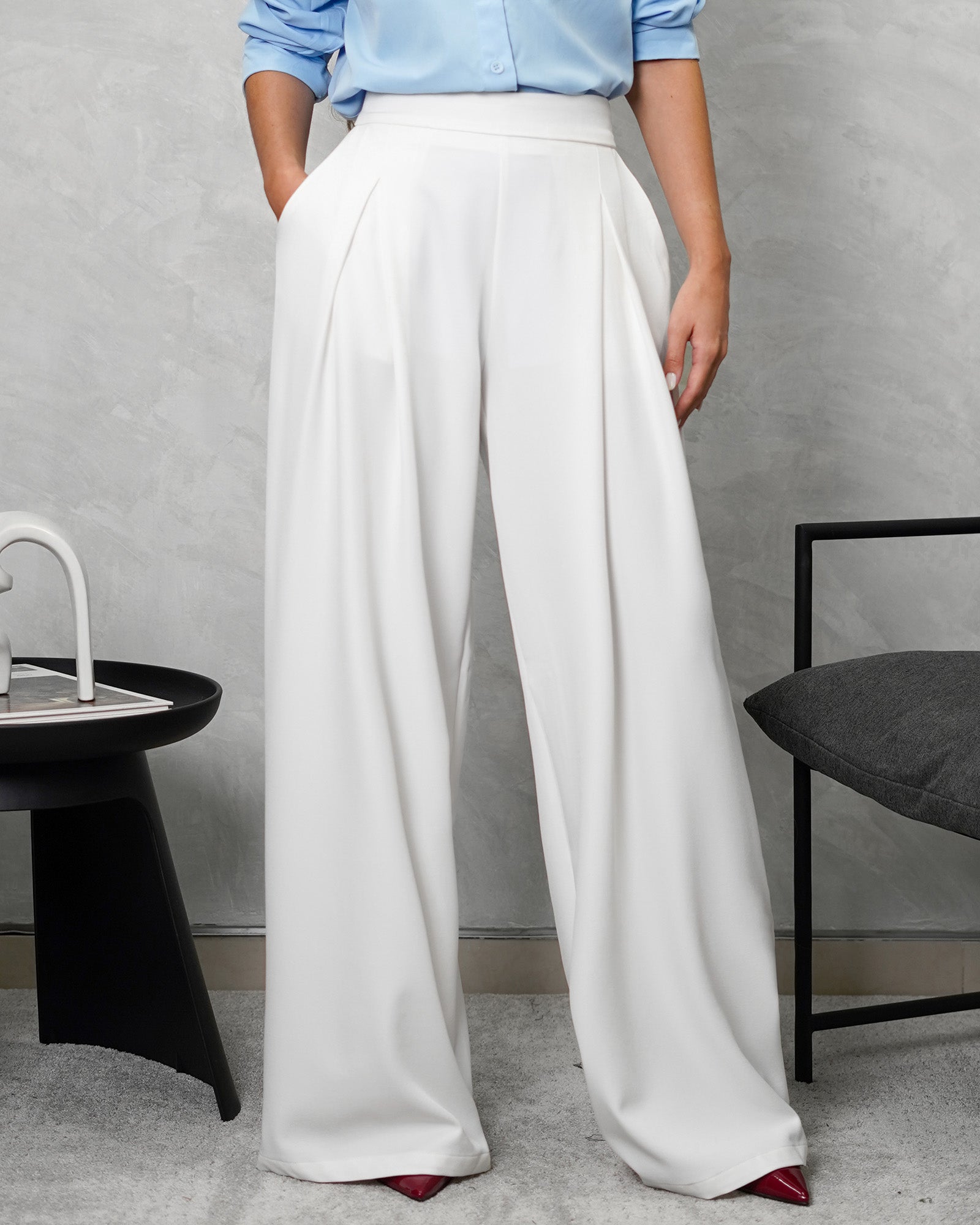 Pantalón ancho de una pinza grande