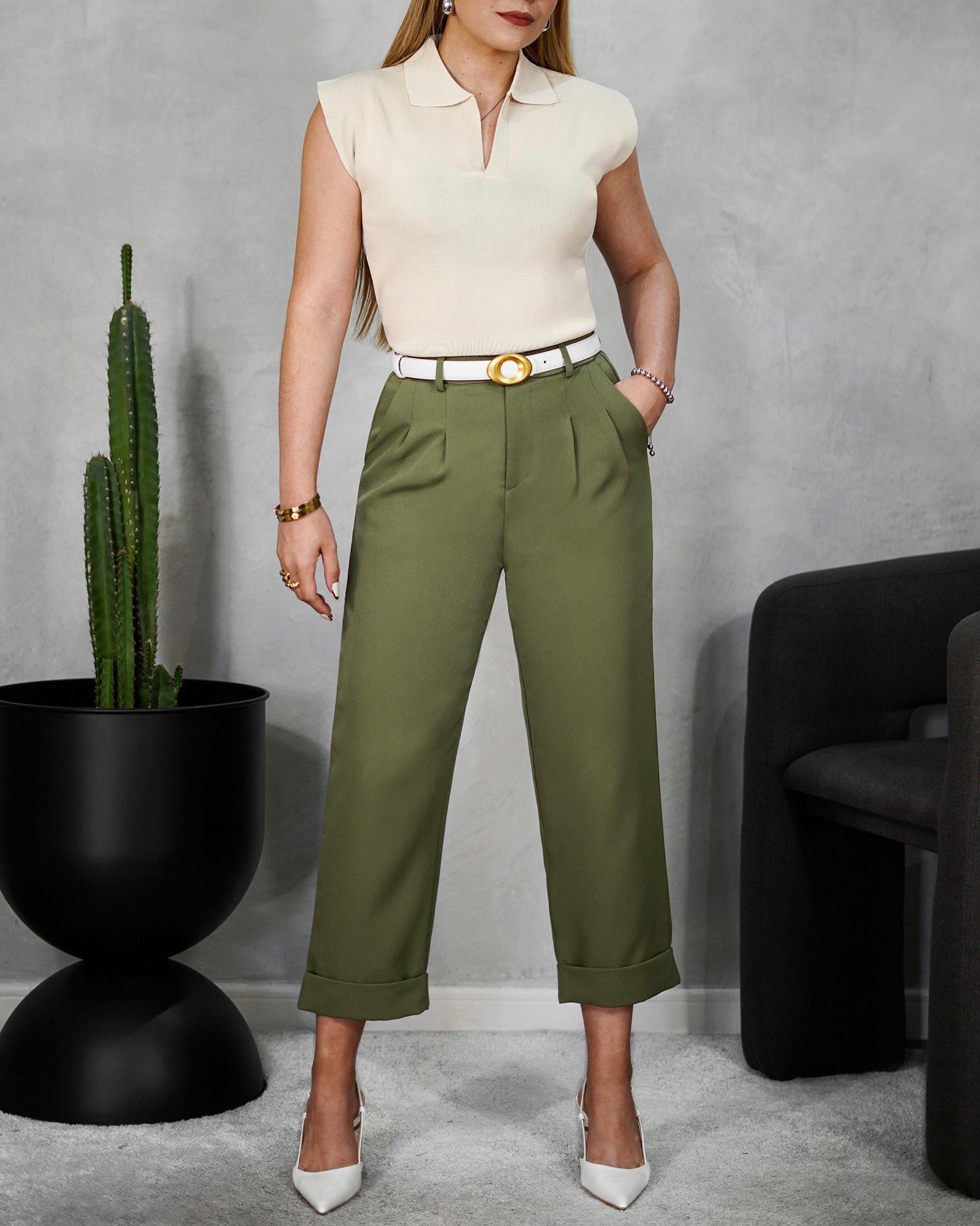 Pantalón recto con doblés en el tobillo