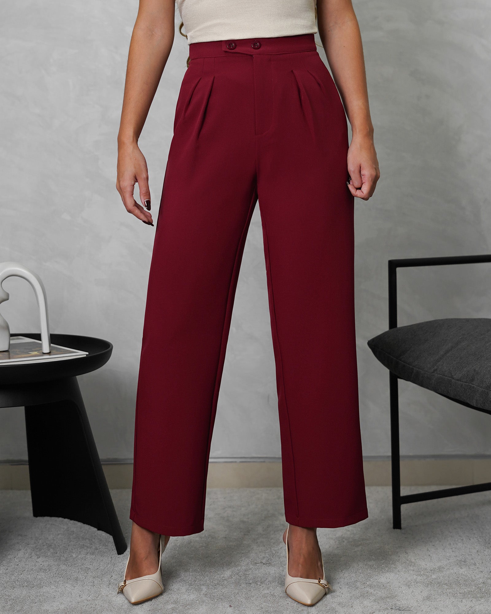 Pantalón recto de dos botones horizontales