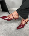 Stilettos bajos de 2 tiras entrelazadas adelante