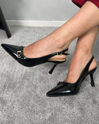 Stilettos patentes semicompletos con gancho adelante y atrás