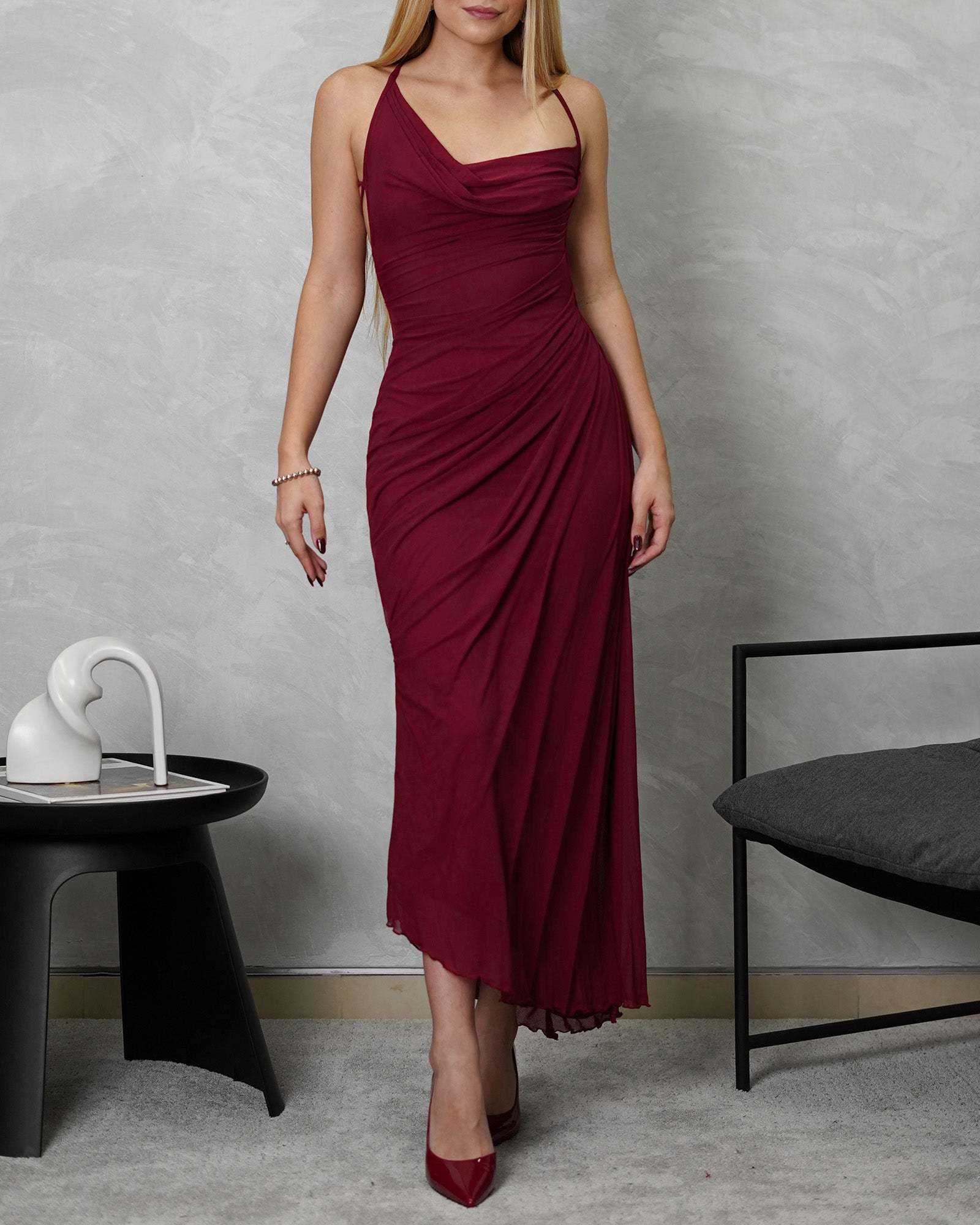 Vestido asimétrico de tiras escotado en la espalda